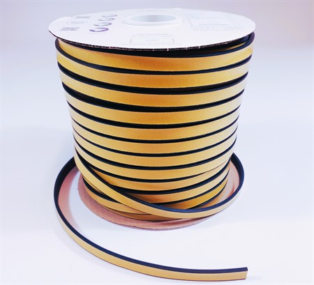 Ribbed seal, 15x4mm, self adhesive